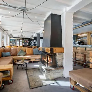 - Les Mélèzes Hotel
